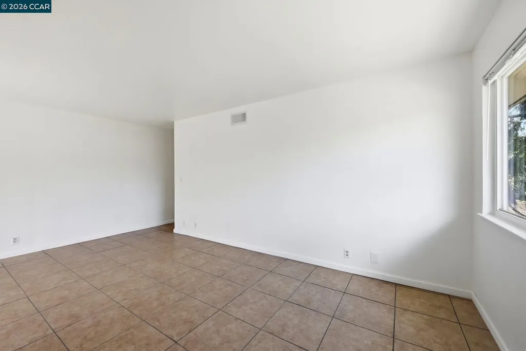 34732 Skylark Drive Union City CA 94587