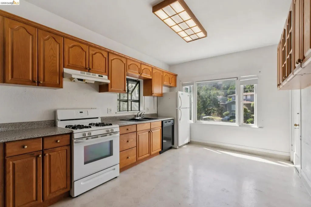 646 Walavista Avenue Oakland CA 94610
