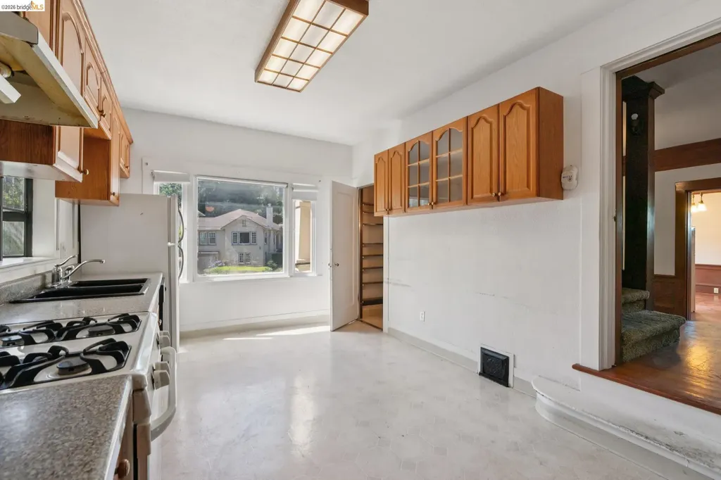 646 Walavista Avenue Oakland CA 94610