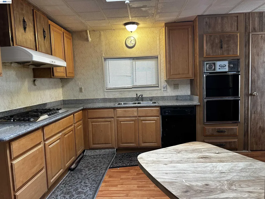 29247 Whalebone Way Hayward CA 94544