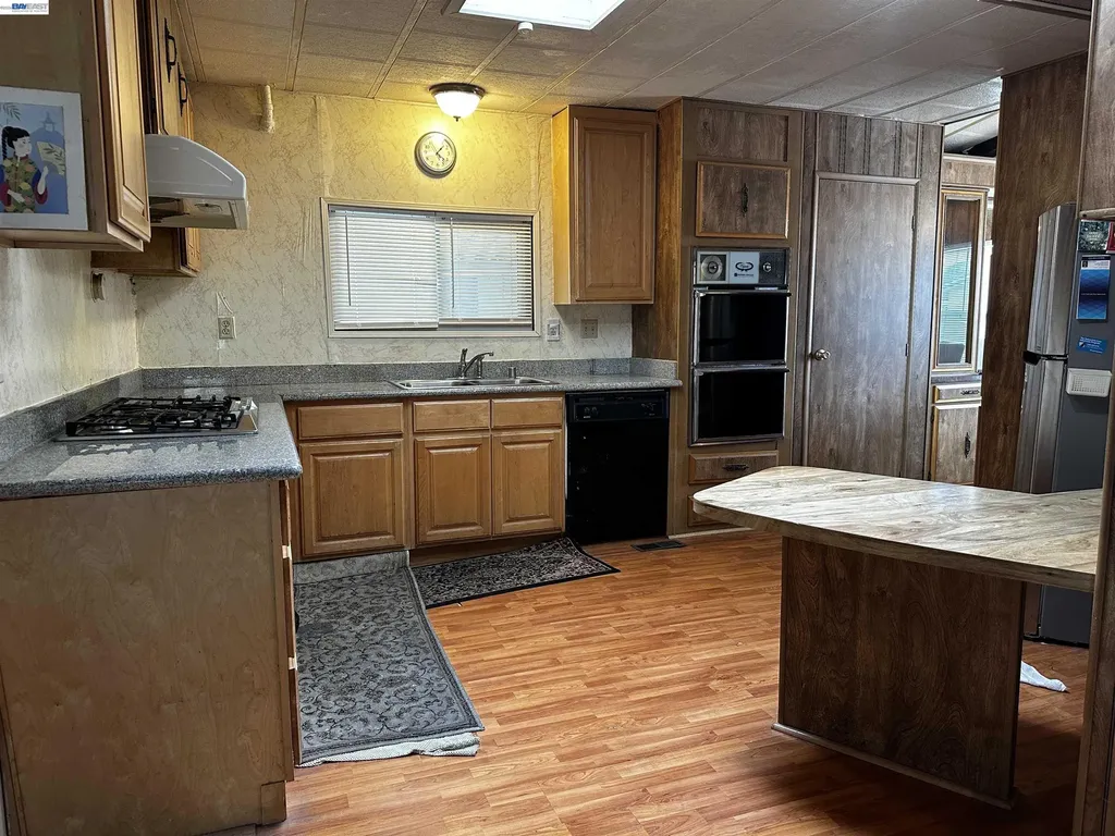 29247 Whalebone Way Hayward CA 94544