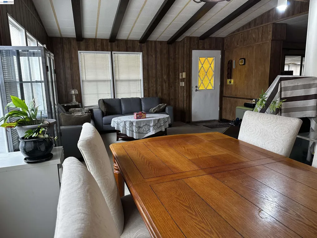 29247 Whalebone Way Hayward CA 94544