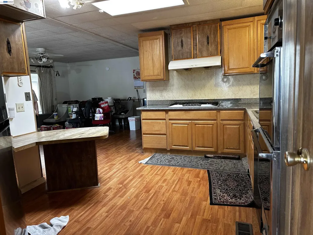 29247 Whalebone Way Hayward CA 94544
