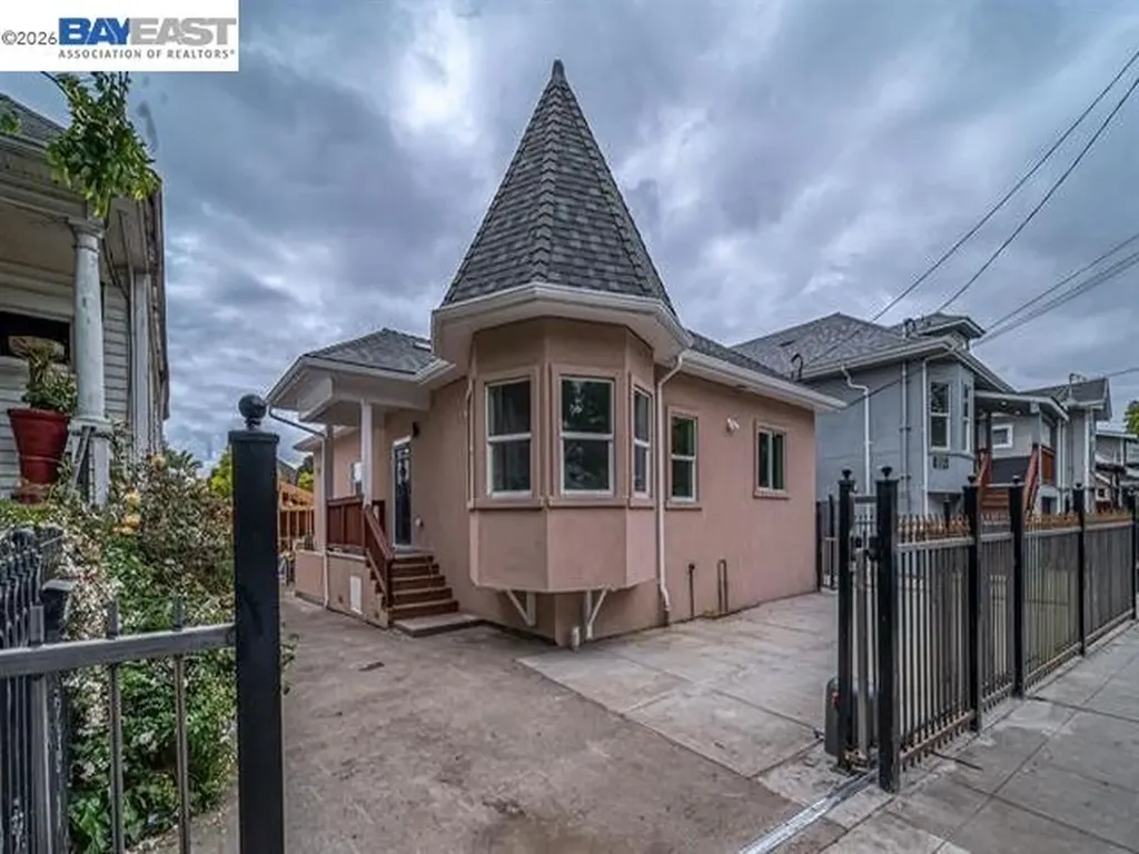 3035 Logan Street Oakland CA 94601