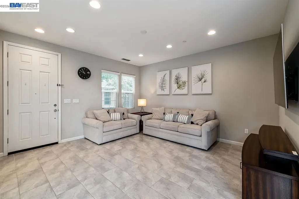 1663 Sylvia Street Hayward CA 94545