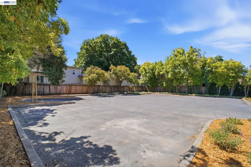 1325 B Street Hayward CA 94541