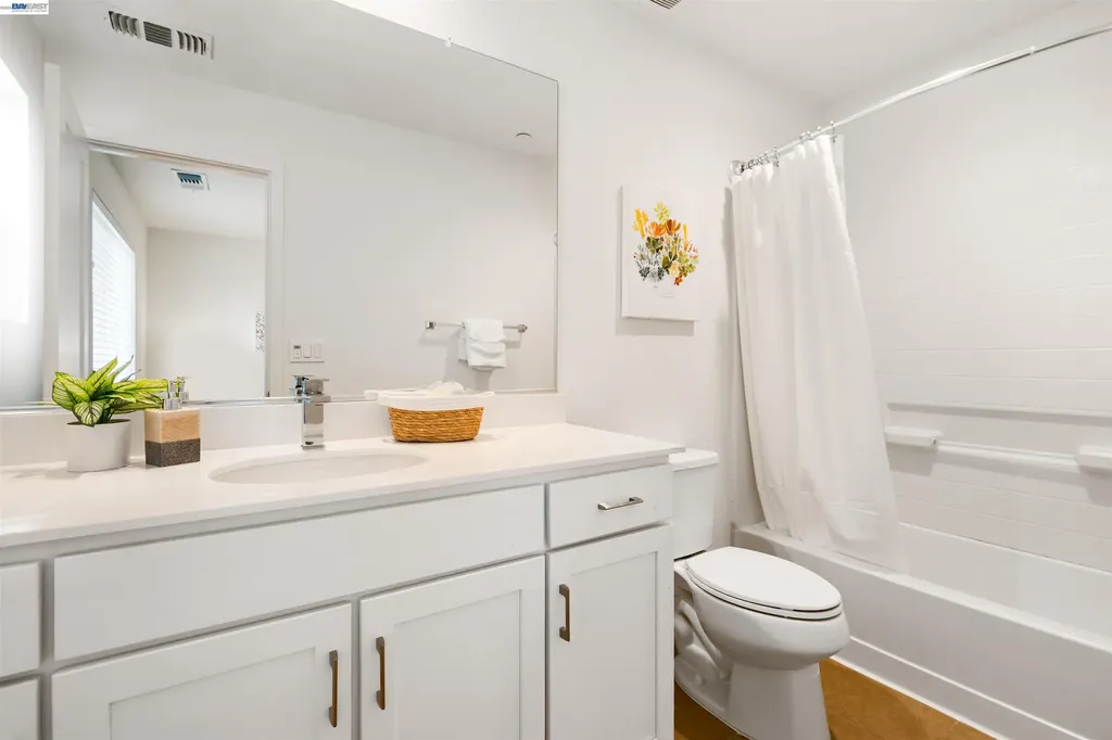 8558 Seawind Way Newark CA 94560