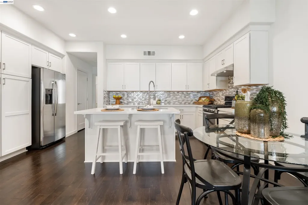 8558 Seawind Way Newark CA 94560