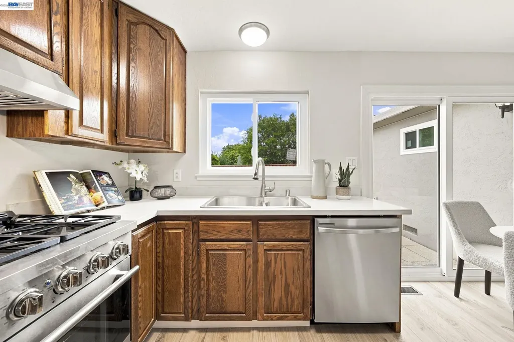 801 Lippert Avenue Fremont CA 94539