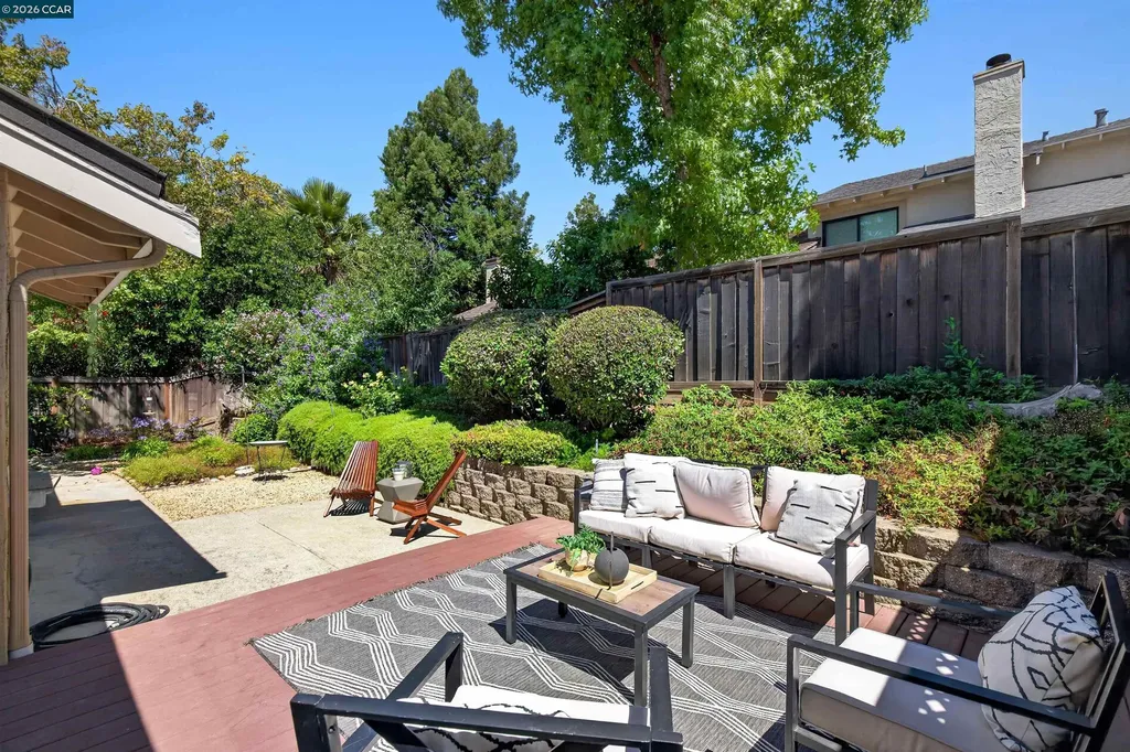 2201 Dry Creek Court Martinez CA 94553