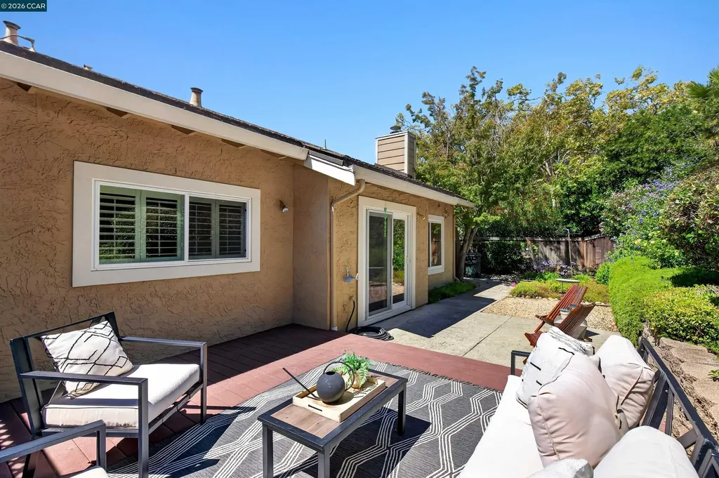 2201 Dry Creek Court Martinez CA 94553