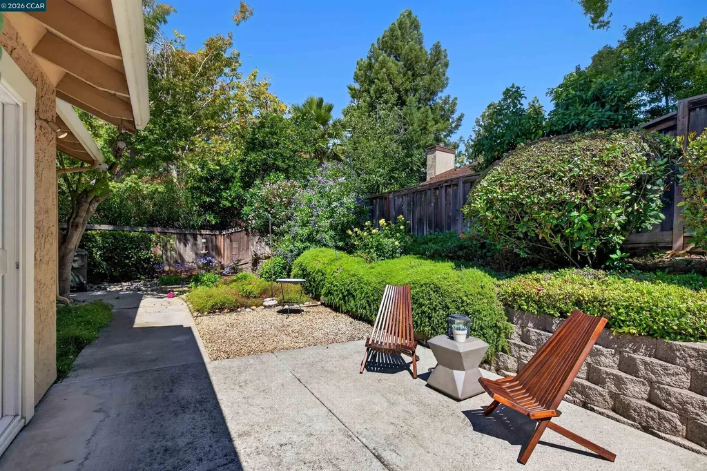 2201 Dry Creek Court Martinez CA 94553