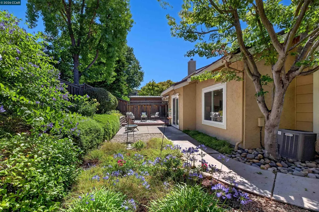 2201 Dry Creek Court Martinez CA 94553