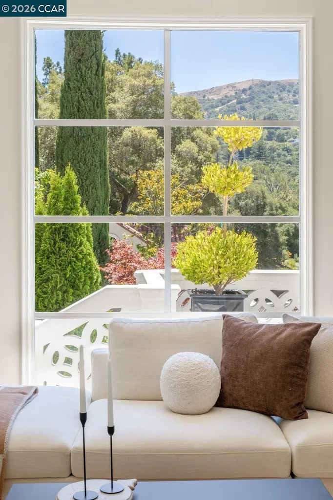 8 Camino Lenada Orinda CA 94563