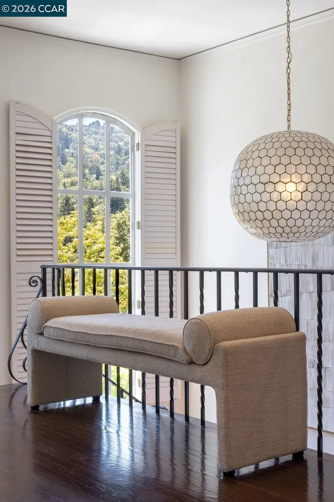 8 Camino Lenada Orinda CA 94563