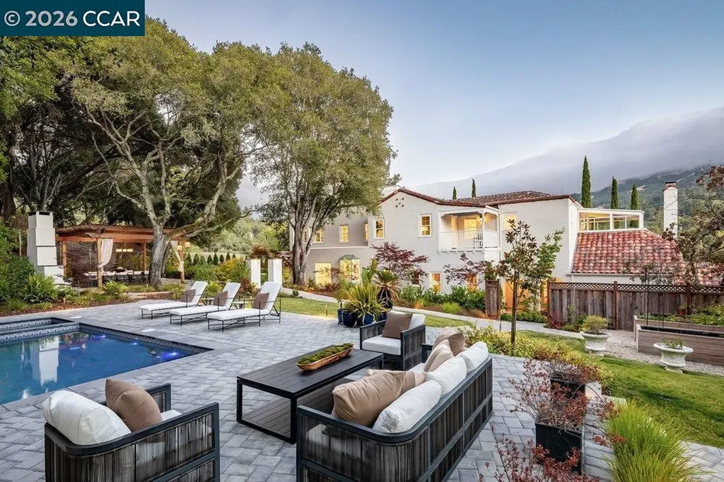 8 Camino Lenada Orinda CA 94563