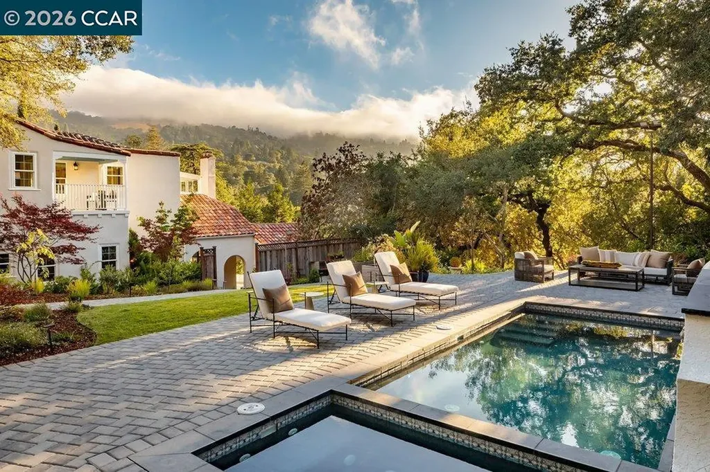 8 Camino Lenada Orinda CA 94563