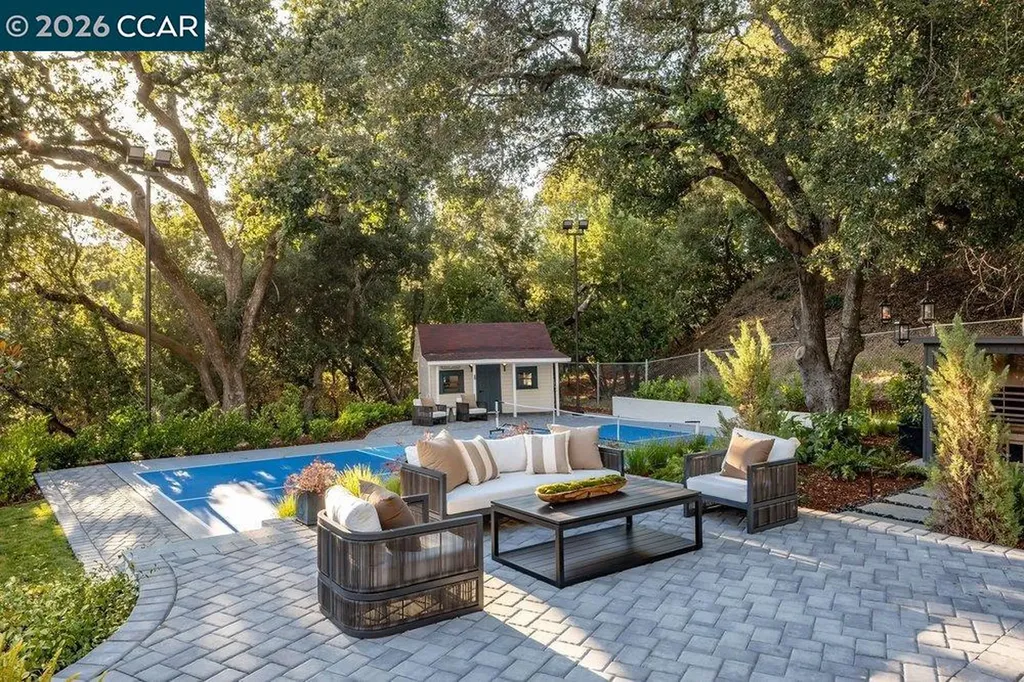 8 Camino Lenada Orinda CA 94563