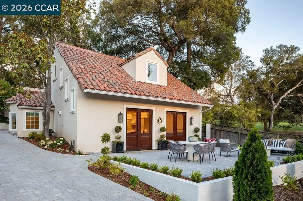 8 Camino Lenada Orinda CA 94563