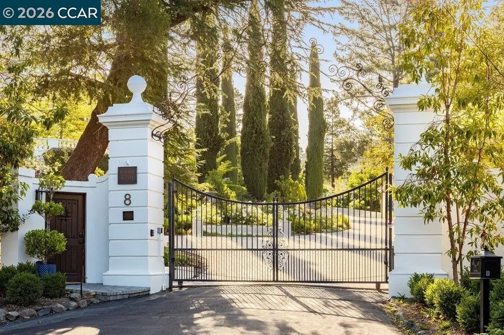8 Camino Lenada Orinda CA 94563