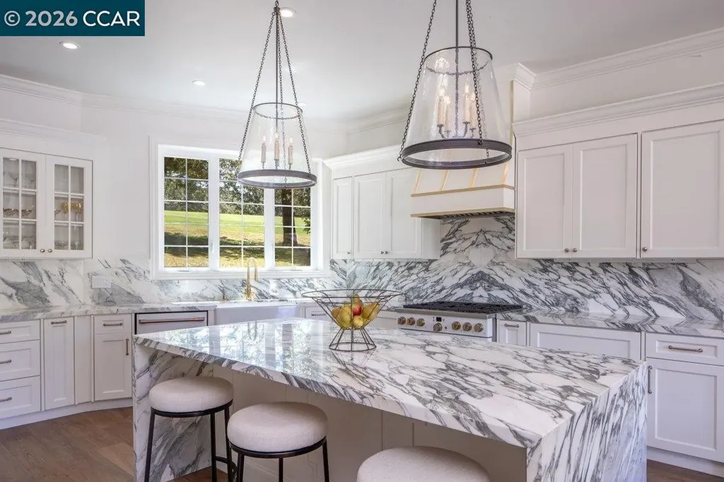 8 Camino Lenada Orinda CA 94563