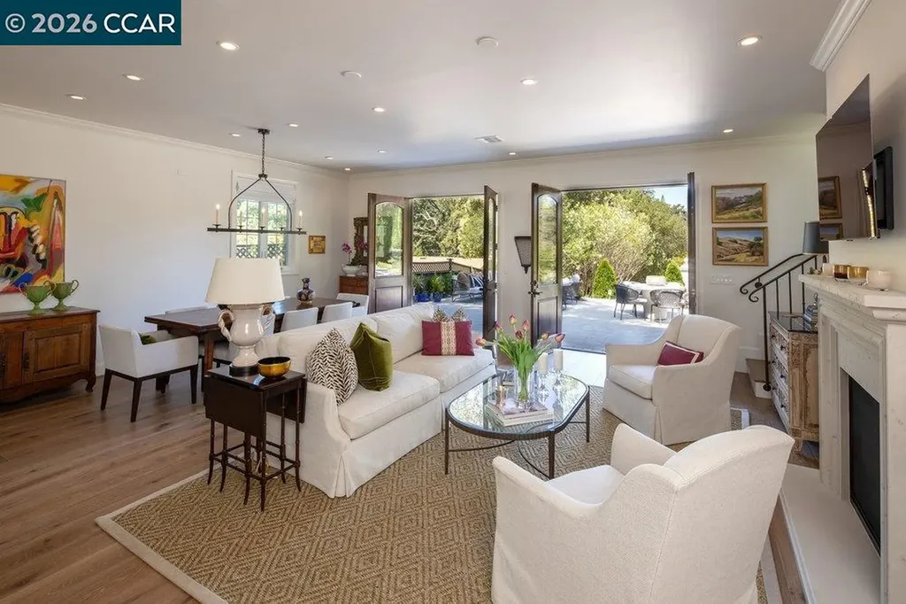 8 Camino Lenada Orinda CA 94563