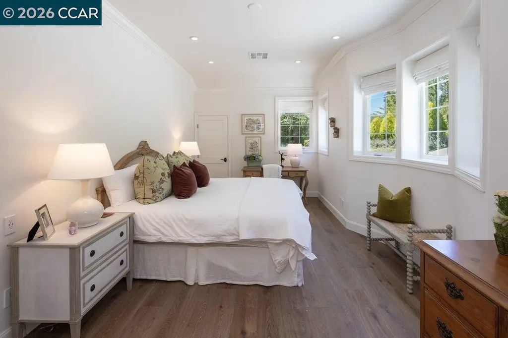 8 Camino Lenada Orinda CA 94563