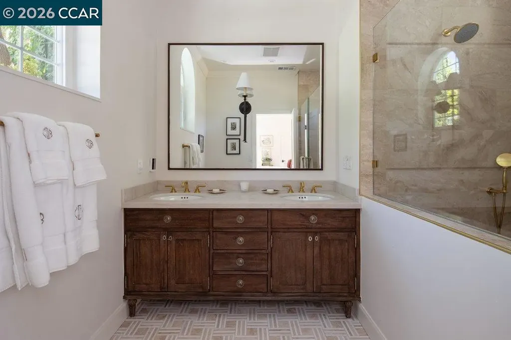 8 Camino Lenada Orinda CA 94563
