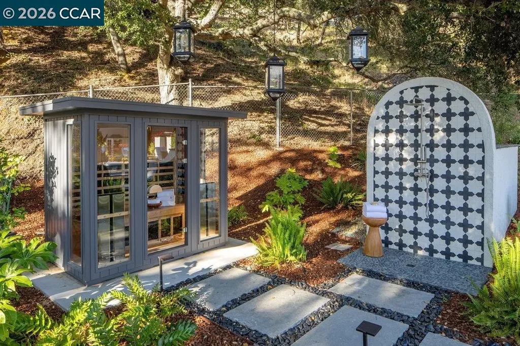 8 Camino Lenada Orinda CA 94563