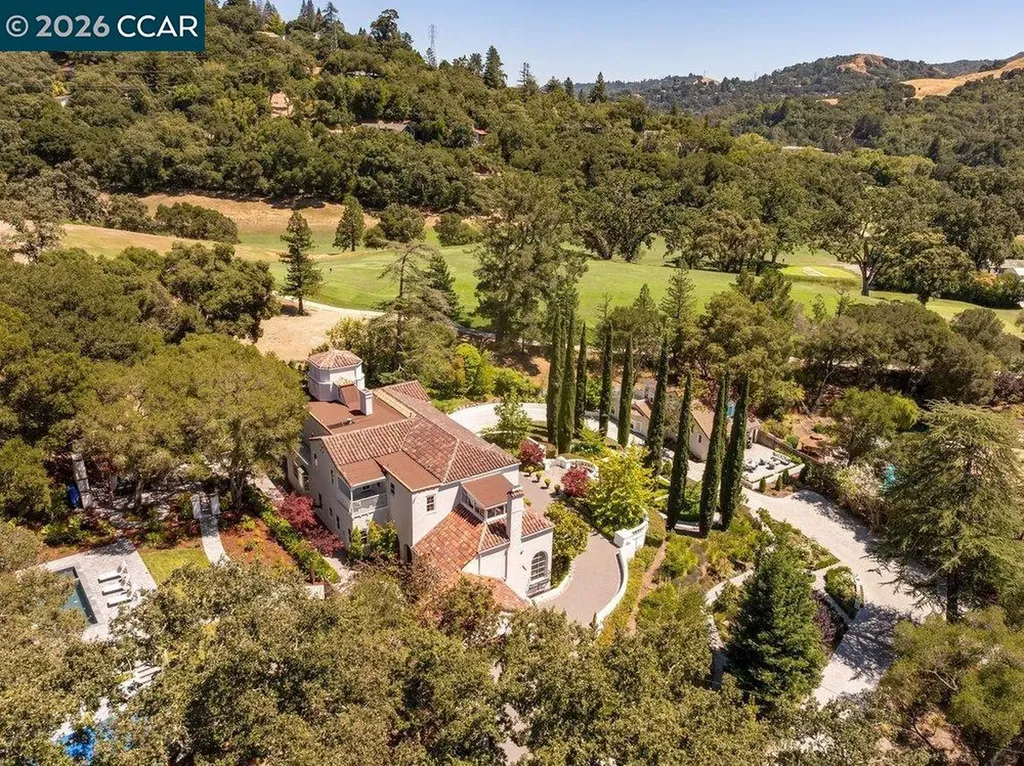 8 Camino Lenada Orinda CA 94563