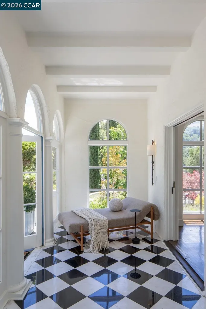 8 Camino Lenada Orinda CA 94563