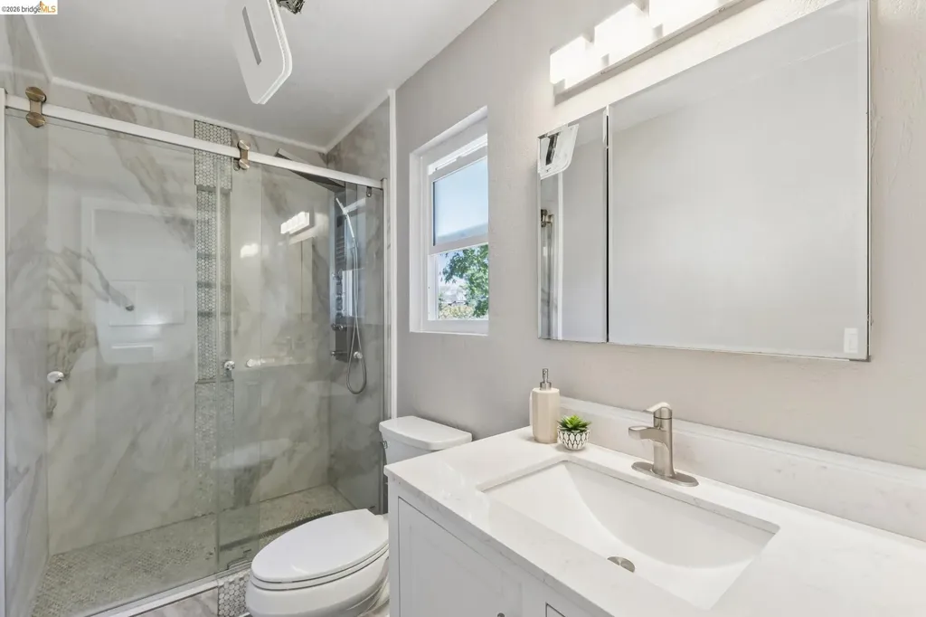 6756 Snake Road Oakland CA 94611