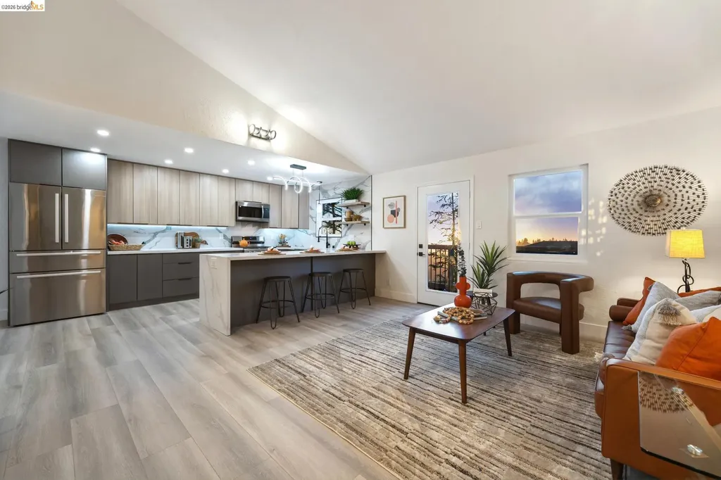 6756 Snake Road Oakland CA 94611