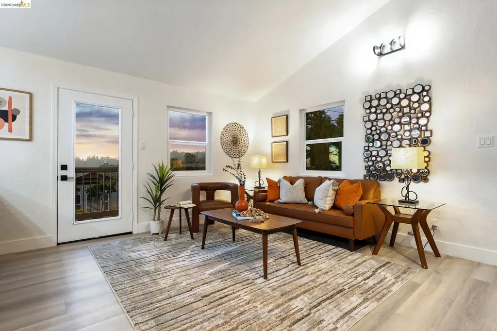 6756 Snake Road Oakland CA 94611
