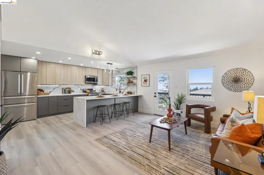 6756 Snake Road Oakland CA 94611