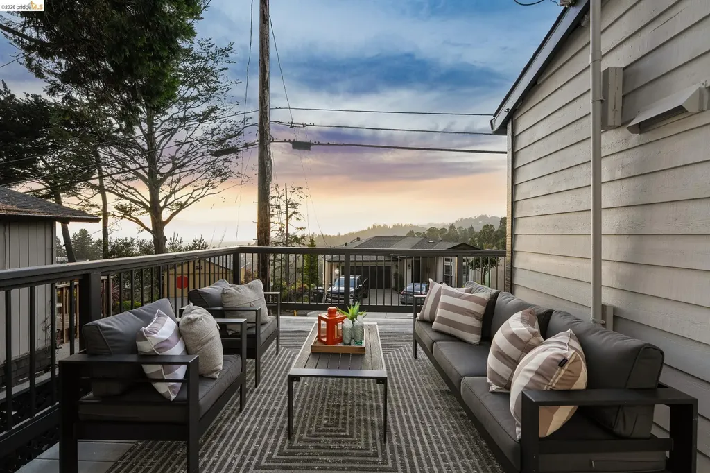 6756 Snake Road Oakland CA 94611