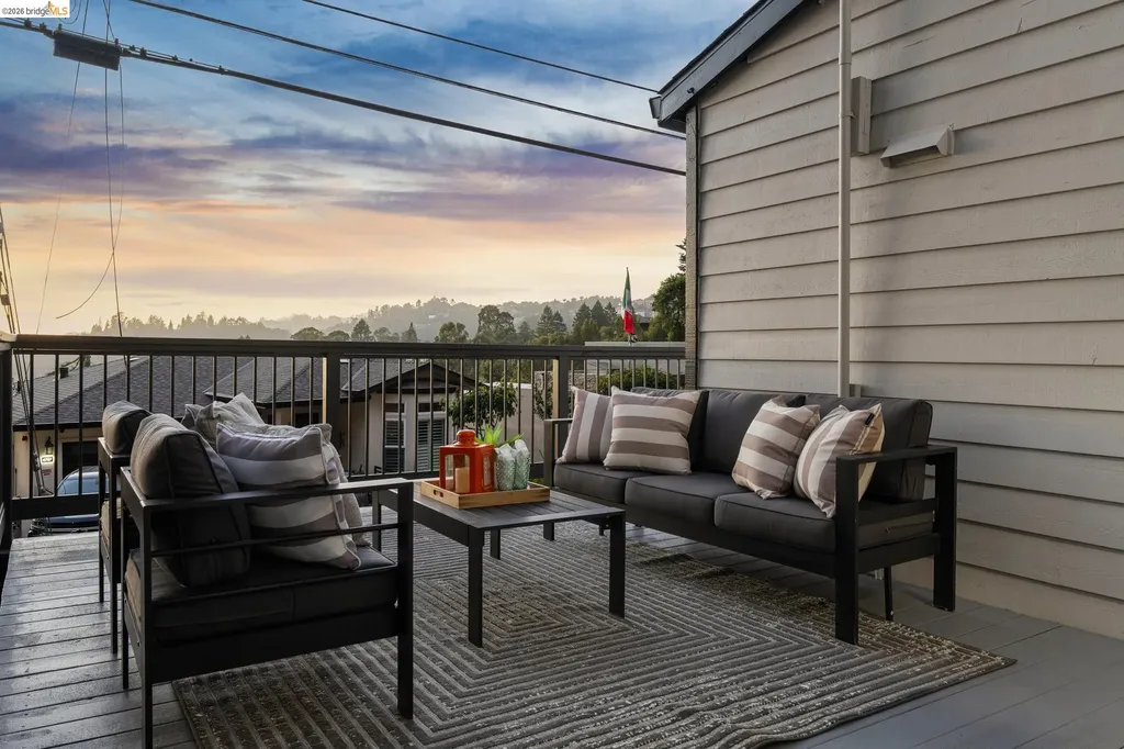 6756 Snake Road Oakland CA 94611