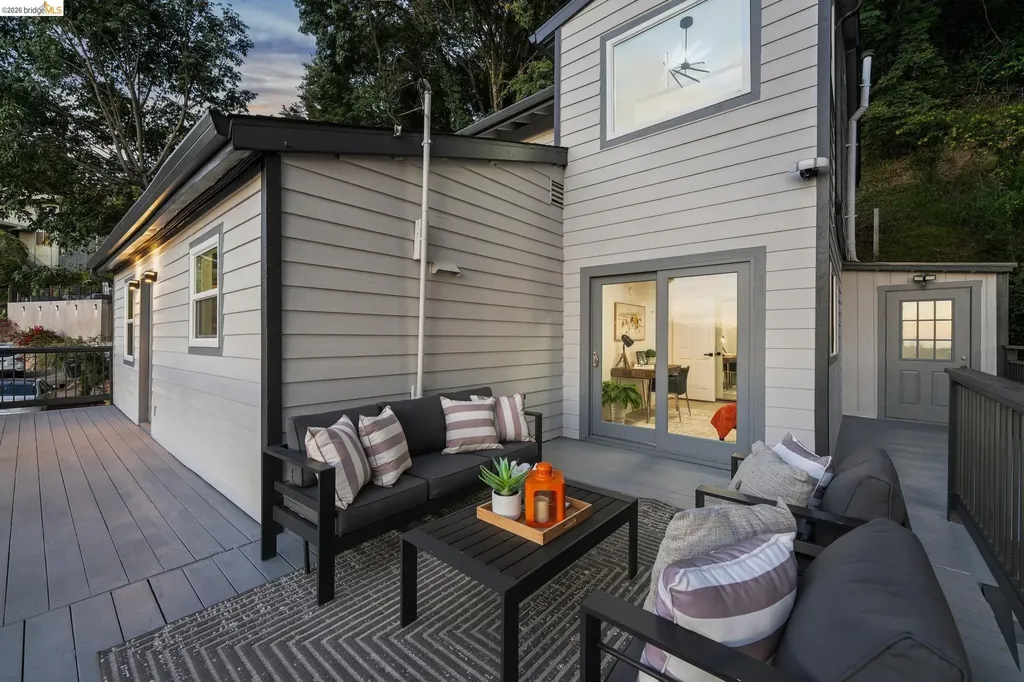 6756 Snake Road Oakland CA 94611