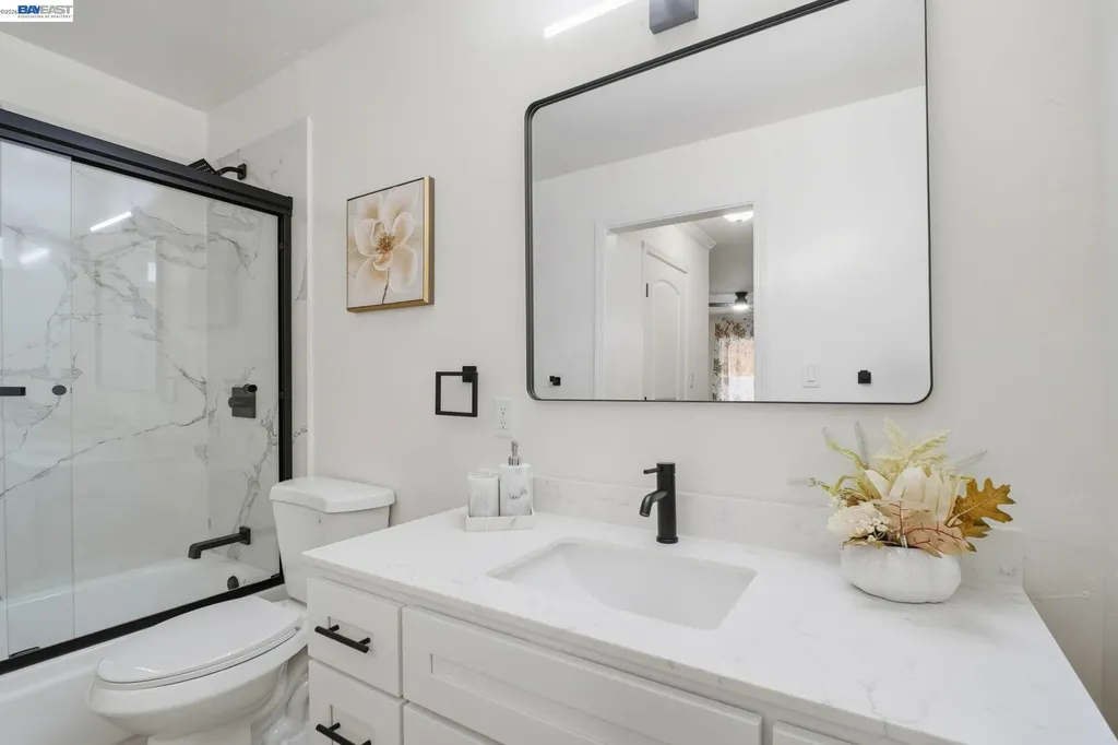 3247 Revere Avenue Oakland CA 94605