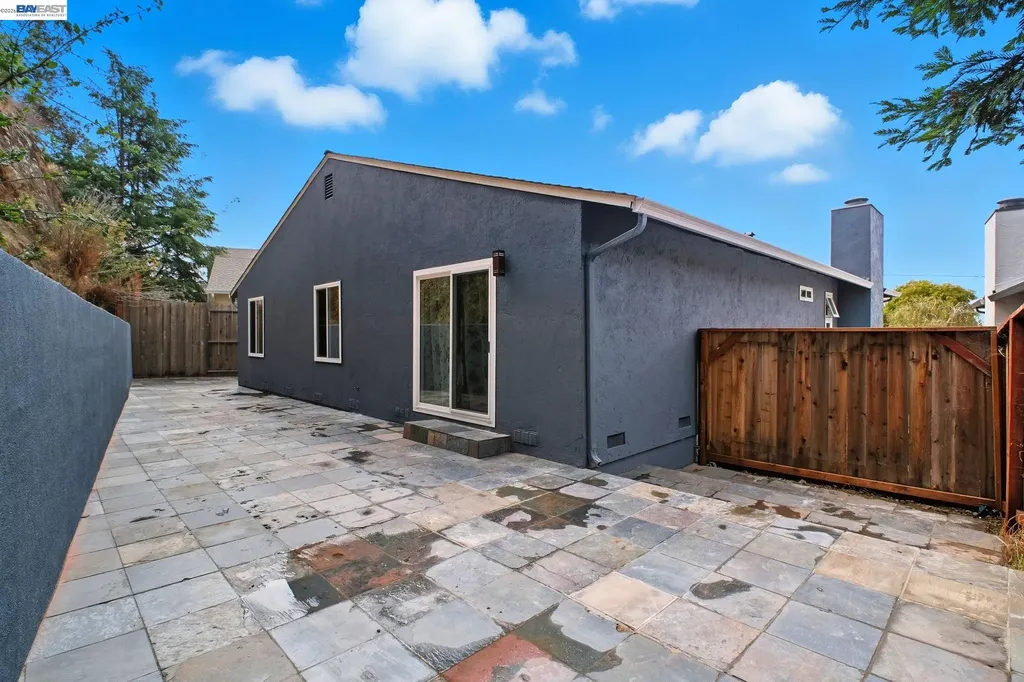 3247 Revere Avenue Oakland CA 94605