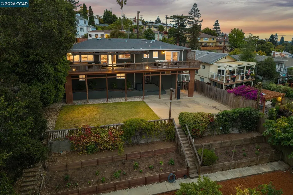 4075 Norton Avenue Oakland CA 94602