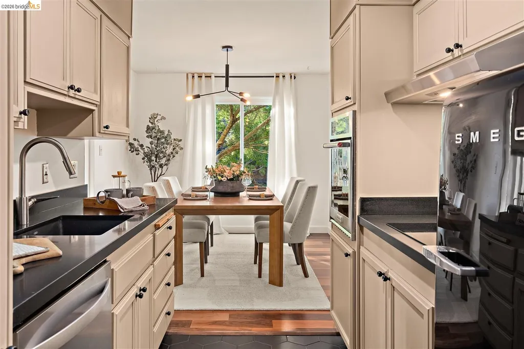 330 Vernon Street Oakland CA 94610