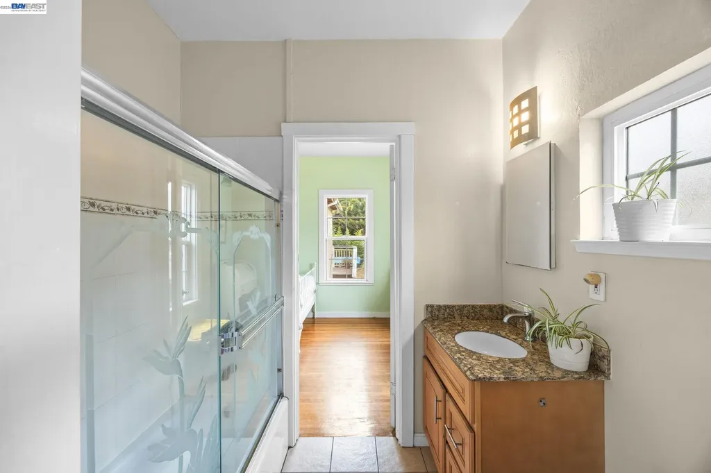 1811 Lincoln Avenue Alameda CA 94501