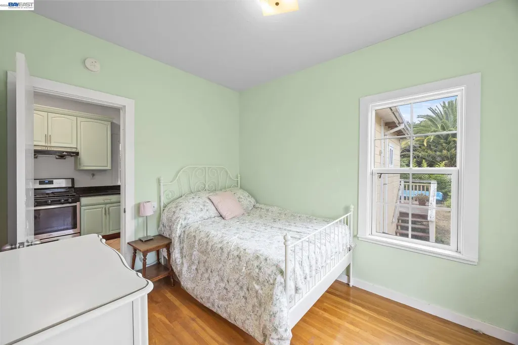 1811 Lincoln Avenue Alameda CA 94501