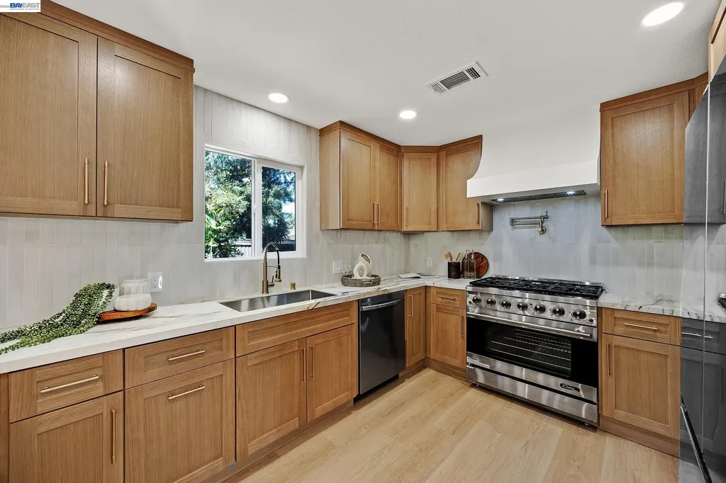 1759 Crescent Drive Walnut Creek CA 94598