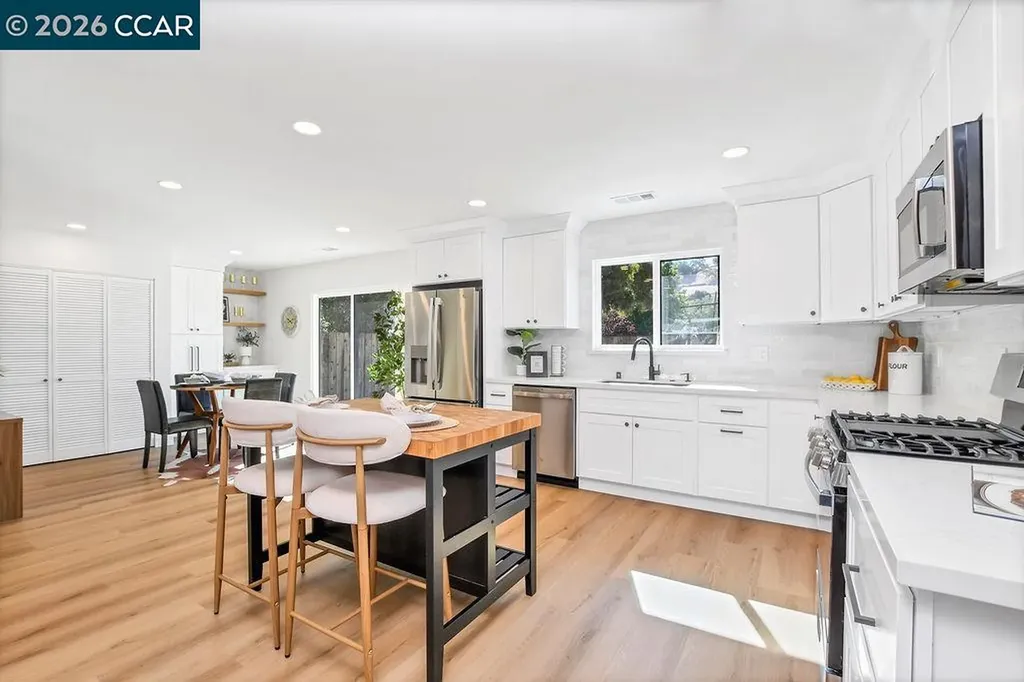 4395 Cabrilho Drive Martinez CA 94553