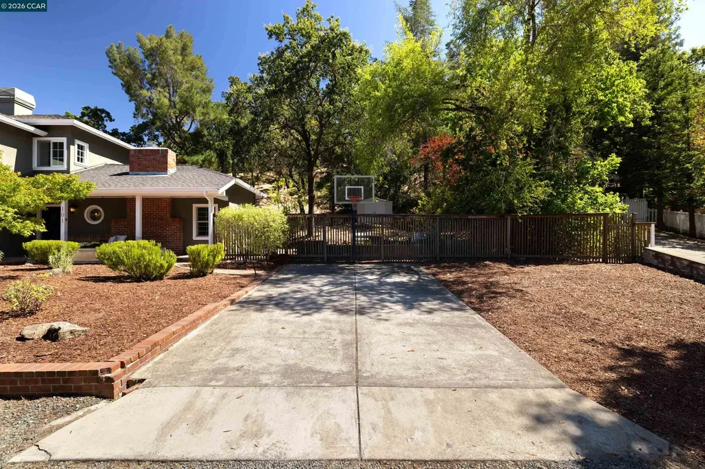 101 La Bolsa Road Walnut Creek CA 94598