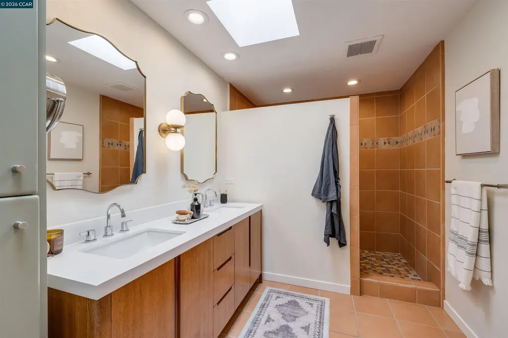 1066 Via Baja Lafayette CA 94549