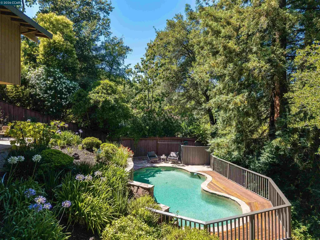 1066 Via Baja Lafayette CA 94549