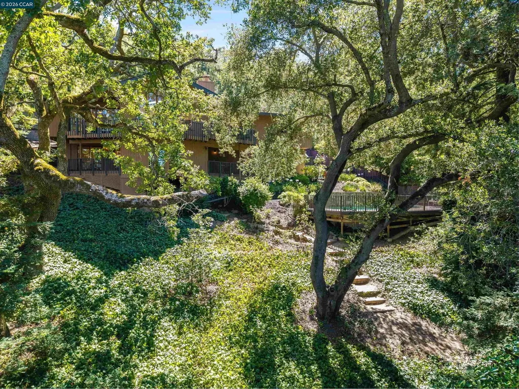 1066 Via Baja Lafayette CA 94549